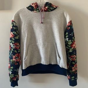White hoodie with floral rose print